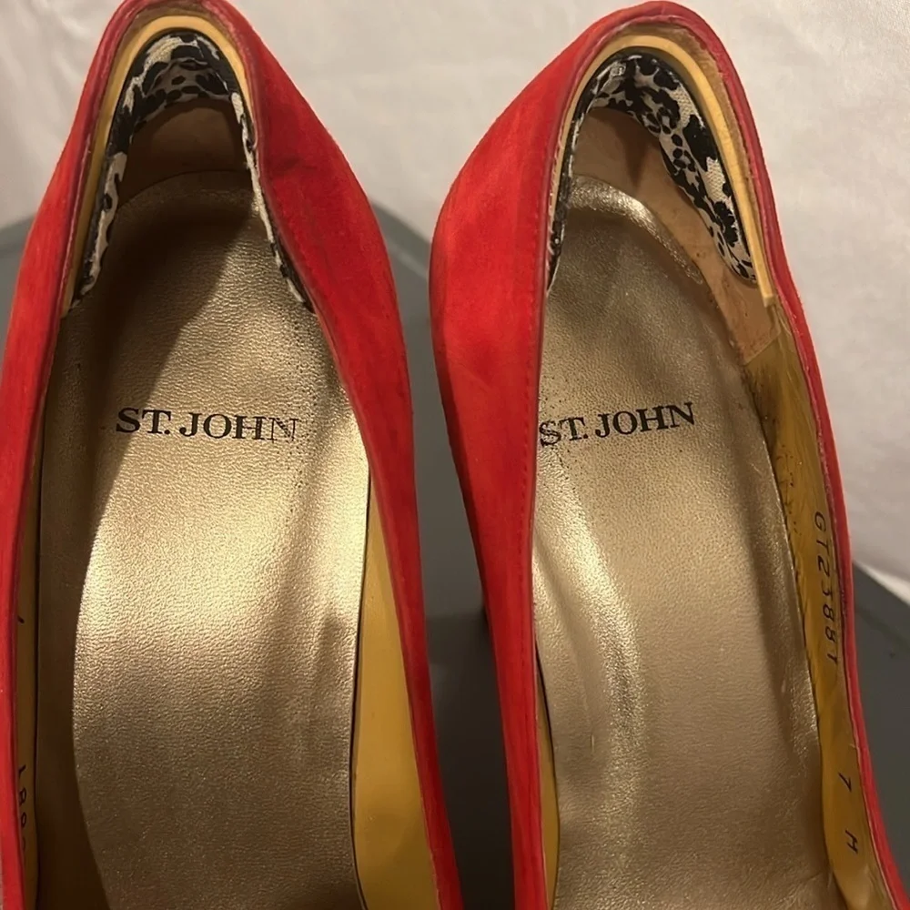 St. John Red Suede Pumps - Size 7 - Classic Platform High Heel Shoes